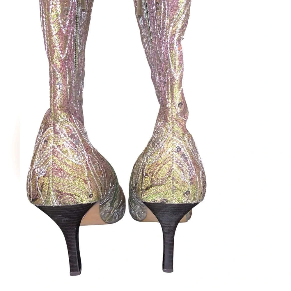 🔥SALE🔥💚ANNE MICHELLE💚PAISLEY METALLIC BAROQUE-STYLE, SEQUIN BOOTIES💚 - Picture 4 of 7